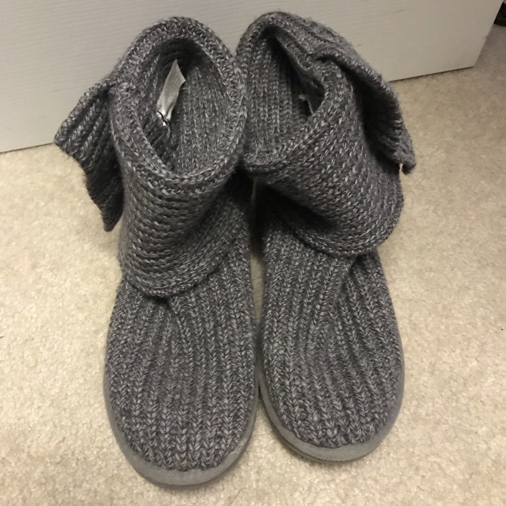 grey knit ugg’s